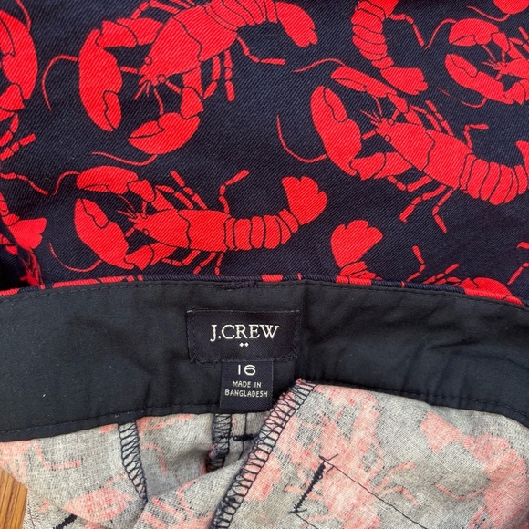 J. Crew Factory Plus Size 16 Navy Red Lobster print classic chino shorts - Picture 9 of 15
